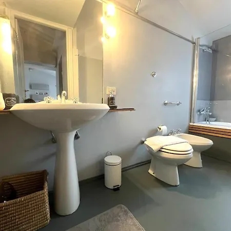 The Artist's Nest - Trastevere- Апартаменты Рим